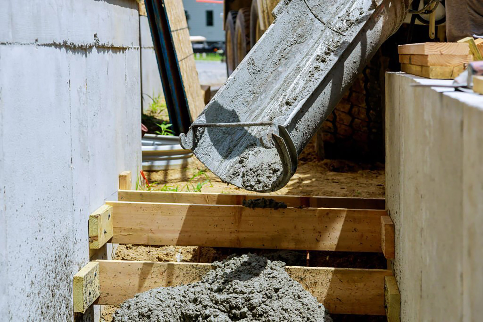 заливка лестницы бетоном